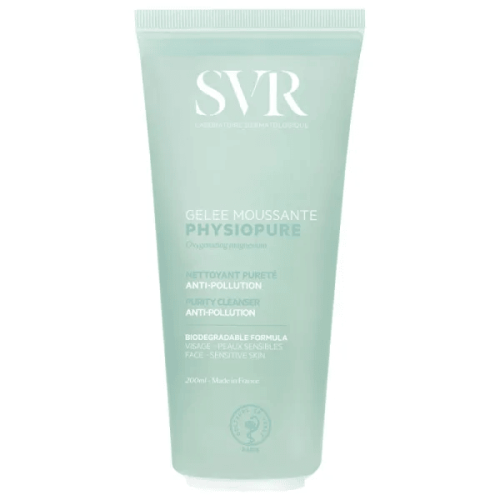 Cette gelée moussante est un véritable soin nettoyant, car elle élimine les impuretés grâce à sa mousse douce et onctueuse. Votre peau est plus nette, fraîche et oxygénée, de plus sa mousse laisse un parfum agréable sur votre peau. 200 ML.