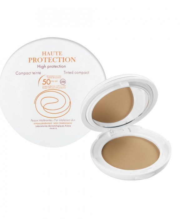 Compact teinté SPF50 Sable, complexe de filtres 100% minéraux stables, offre une très bonne tolérance et une haute protection contre les UVB et les UVA (courts et longs). Spécifiquement formulé pour les peaux sensibles à intolérantes, il permet de masquer les imperfections cutanées. Il maquille les peaux dont la pigmentation est irrégulière, pour un teint naturel, homogène et mat. La Provitamine E (Pré-tocophéryl), puissant antioxydant, ajoute une protection cellulaire contre les radicaux libres. La haute protection solaire 100% minérale pour les peaux intolérantes, qui maquille et protège. Utilisation sur cicatrices récentes et dans la prévention des hyperpigmentations.