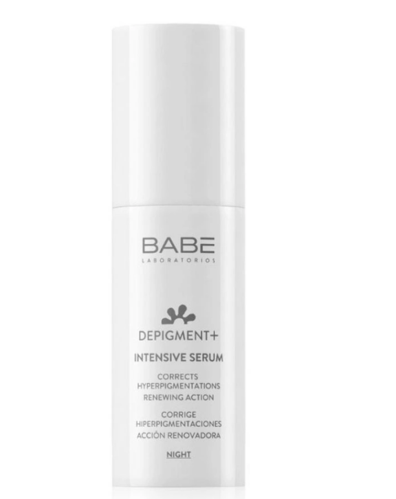 Le DEPIGMENT+ Intensive Sérum est un sérum hautement concentré qui agit en profondeur pour corriger l’hyperpigmentation, atténuer les taches et renouveler la peau. Grâce à une synergie d’actifs puissants — Acide Tranexamique, Niacinamide liposomé, Arbutine et Rétinal ce sérum offre un effet dépigmentant intensif tout en respectant les peaux sensibles.