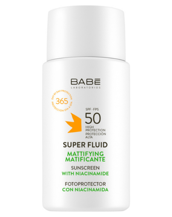 BABE ECRAN SOLAIRE FACIAL Oil Free est une protection faciale très élevée et à large spectre contre les rayons UVA et UVB. Il contribue à la prévention et à la protection contre le photovieillissement, les coups de soleil et l'apparition d'imperfections sur la peau du visage. BABE ECRAN SOLAIRE FACIAL Oil-Free est destiné aux peaux mixtes, grasses et/ou à tendance acnéique avec une absorption rapide et un fini mat et sans brillance. Il protège la peau et aide à réduire les dommages causés par le soleil graces à ses actifs apaisants et antioxydants.
