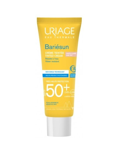 Grâce à un complexe filtrant très performant, la crème apporte une très haute protection contre les UVA, les UVB, les radicaux libres et prévient du dessèchement cutané. Sa texture légère, non grasse et agréablement parfumée garantit un plaisir d’utilisation renouvelé à chaque application. Cette crème subtilement nacrée sublime le teint tout en garantissant une haute sécurité, une grande tolérance et une pénétration rapide. &nbsp; &nbsp;