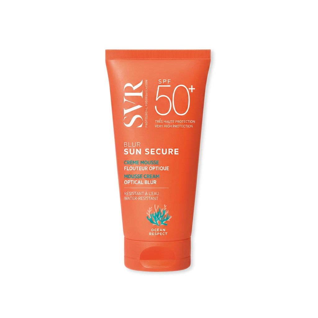 SVR sun secure blur : Crème mousse flouteur optique SPF50 SUN SECURE Blur est l’association parfaite d’une haute protection solaire SPF50 et d’une crème mousse, qui floute les imperfections, unifie le teint et laisse la peau incroyablement veloutée. Découvrez le SVR Sun Secure Blur, un produit révolutionnaire pour une protection solaire optimale et une peau sublimée. Grâce à sa formule avancée, ce produit offre une haute protection contre les rayons UVA et UVB, prévenant ainsi les dommages causés par le soleil. Sa texture légère et non grasse s'applique facilement, offrant une sensation agréable sur la peau.