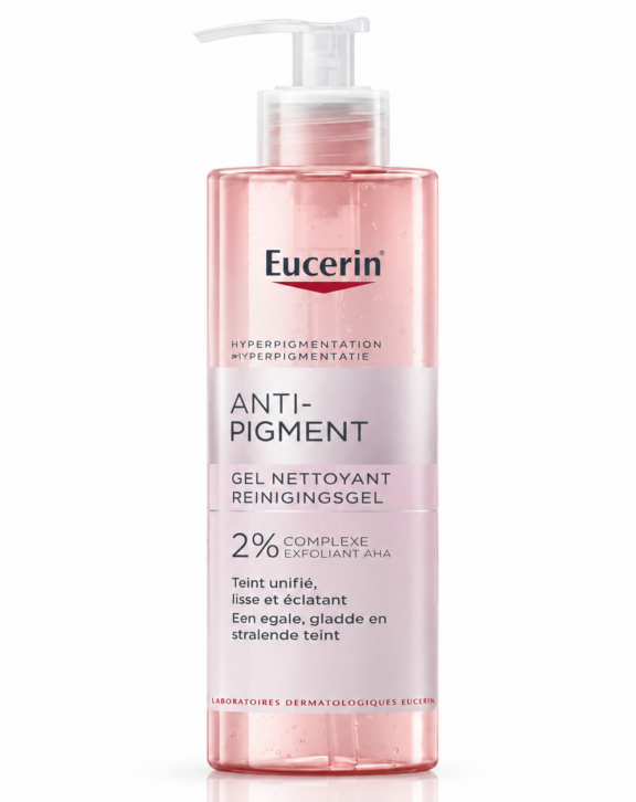 Eucerin Gel Nettoyant Anti-Pigment 200ml, formulé avec un complexe AHA à 2%, exfolie les cellules mortes de la peau et unifie, lisse et donne de l’éclat à la peau. Obtenez un teint éclatant et uniforme grâce au Gel nettoyant anti-pigments Eucerin. Formulé de manière experte pour cibler et réduire l'apparence des taches brunes, ce nettoyant doux mais efficace élimine en profondeur la saleté, le sébum et les impuretés.