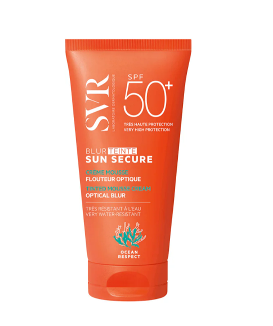 Une crème-mousse floutante, un fini lissant et matifiant, une très haute protection dermatologique : Sun Secure Blur SPF50+, notre iconique solaire visage est idéal pour une utilisation quotidienne, seul ou en base de maquillage Appliquer généreusement et uniformément avant l’exposition pour bien couvrir la surface exposée. Réduire cette quantité diminue nettement le niveau de protection. Un produit solaire ne protège jamais totalement. Renouveler fréquemment l’application pour maintenir la protection, surtout après avoir transpiré, avoir nagé ou s’être essuyé.