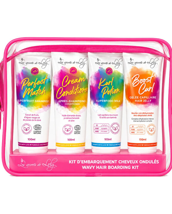 Nouvelles trousses pour les cheveux ondulés à emmener partout avec soi lors de ses voyages ! Découvrez les produits de la routine ondulés au format voyage 100ml qui vous accompagneront partout cet été. Nettoyer, démêler, hydrater et styliser, ces 4 étapes n'auront plus de secret pour vous ! Perfect Match 100ml - Shampooing hydratant léger Cream Conditioner 100ml - Après-shampoing démêlant léger Kurl Potion 100ml - Crème sans rinçage définissante et hydratante Boost Curl 100ml - Gelée coiffante hydratante