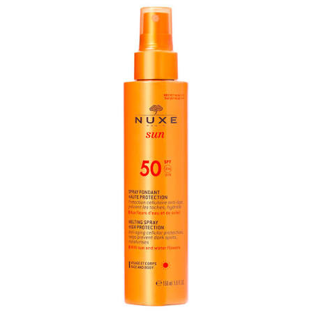 la formule anti-âge de NUXE SUN Spray Fondant SPF50 protège votre peau contre les agressions du soleil et du photo-vieillissement prématuré pour une peau digne des plages. Idéal l'été, il ne laissera pas de film blanc et s'applique en un clin d'œil. Le SPF 50 assure une protection optimale contre les rayons du soleil. Son parfum d'évasion aux notes d'Orange douce, de Tiaré et de Vanille est une irrésistible invitation à profiter de l'été.