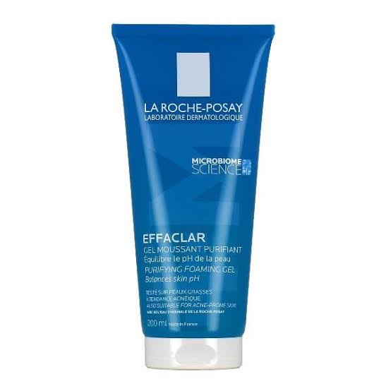 Ce gel moussant nettoie et assainit les peaux grasses et sensibles. En effet, grâce à sa base lavante il nettoie en douceur sans abîmer la peau. Le Zinc et le Glycacil favorise l’élimination de l’excédent de sébum. Ce gel moussant à été testé sur peaux à tendance acnéique et a donné de bons résultats.