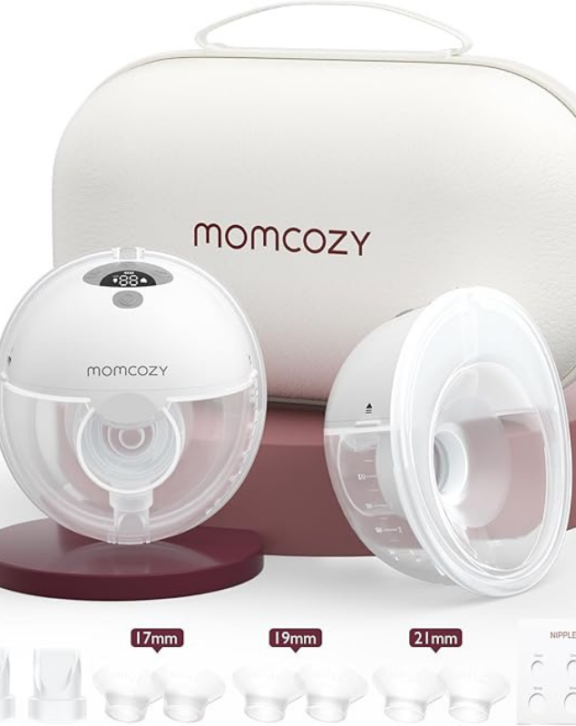 Doux comme la bouche d’un bébé Il est temps de redécouvrir le tire-lait portable. Le Momcozy M5 adopte un angle d’aspiration horizontal qui imite la position naturelle d’allaitement de votre bébé, plutôt qu’une traction vers le haut ou vers le bas, souvent inconfortable ou douloureuse. Cet angle permet une aspiration plus douce, favorise un meilleur écoulement du lait et rend chaque session plus agréable. Parce que « portable » ne devrait pas seulement signifier mains libres — cela devrait aussi sembler naturel.