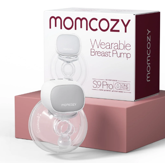 Pompez plus vite, profitez pleinement de chaque instant Vous manquez de lait ? Votre pompe est douloureuse ? Les fuites vous frustrent ? Nous comprenons parfaitement les défis auxquels les mamans font face lors du tirage de lait. C’est pourquoi nous avons créé Momcozy S12 Pro, le tire-lait mains libres star, si pratique qu’il vous fera presque oublier que vous êtes en train de pomper ! Confort et efficacité Aussi doux que les lèvres d’un bébé et conçu pour recueillir le lait avec précision, notre S12 Pro dispose d’une bride à double étanchéité, améliorée par rapport aux modèles classiques à bride unique. Elle épouse parfaitement la forme de vos seins pour un pompage plus efficace et confortable, tout en réduisant considérablement les fuites
