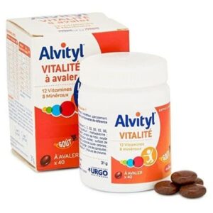 Alvityl est un complément alimentaire conçu spécialement pour compenser les besoins croissants en vitamines et minéraux du corps humain, liés à la période de croissance ainsi qu’aux symptômes d’anxiété et de fatigue. Ce traitement permet de retrouver le tonus et la forme pour ceux qui ont un coup de mou.