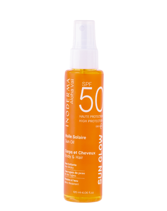 INODERMA Aloha Vaï Sun Glow SPF50 Huile Solaire Corps & Cheveux 120 ml est une huile solaire haute protection qui protège efficacement la peau et les cheveux contre les rayons UVA et UVB. Sa texture légère et non collante convient à tous les types de peau, résiste à l’eau et laisse un fini lumineux pour une peau sublimée et des cheveux protégés.