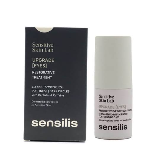 SENSILIS UPGRADE [YEUX] est idéal pour le contour des yeux : il lissera les rides et les lignes d’expression, raffermira vos paupières et réduira vos poches et vos cernes de manière extraordinaire. Avec une texture fluide qui convient à tous types de peau, SENSILIS UPGRADE [YEUX] lisse les rides et réduit les poches et les cernes.
